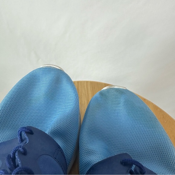 Nike Shoes - Picture 5 of 6